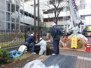 スーパー防犯灯　　　　緊急通報装置